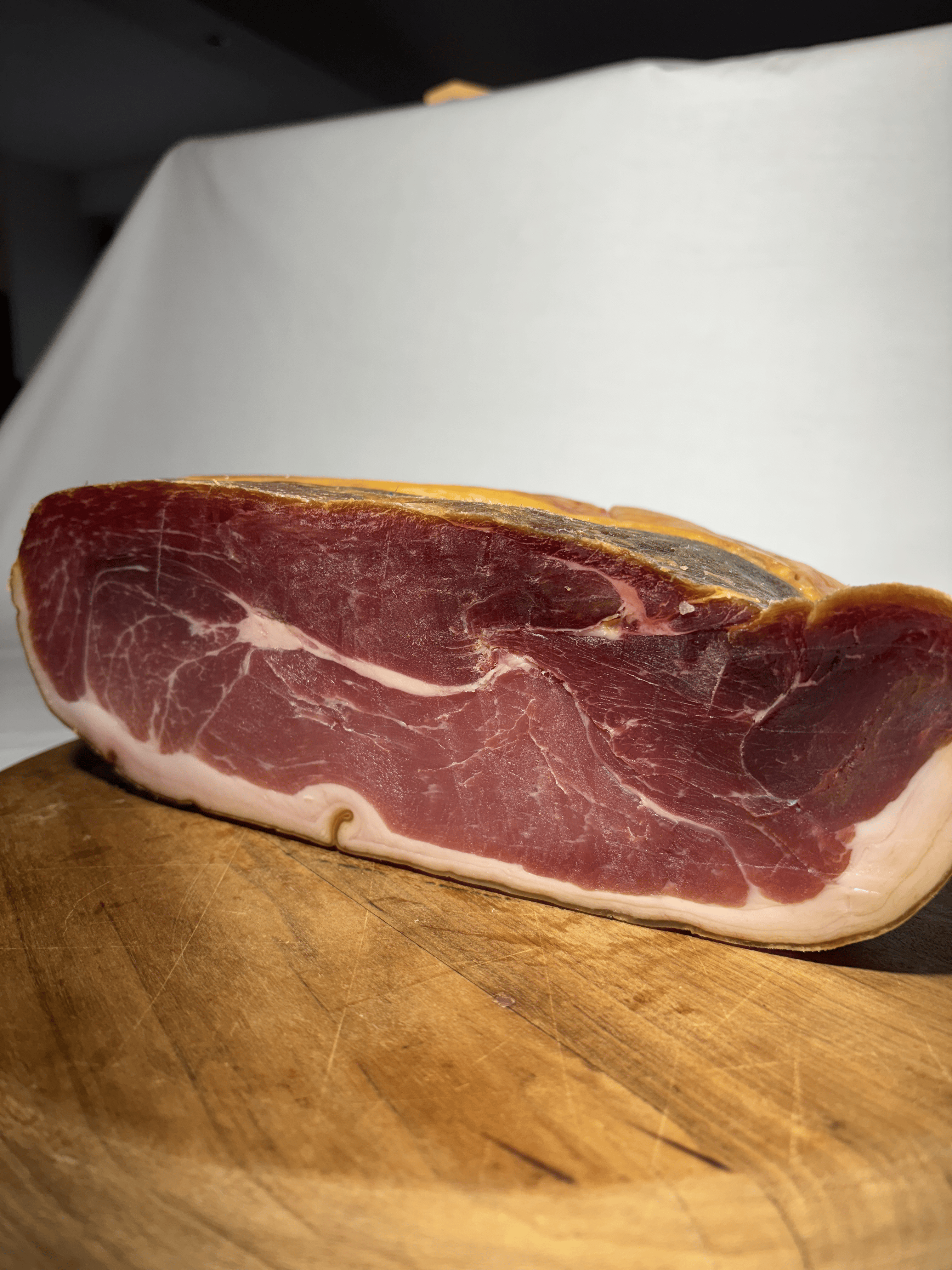 IMG_0311 1/2 jambon de Bayonne IGP – Partie haute (affiné 14 mois)