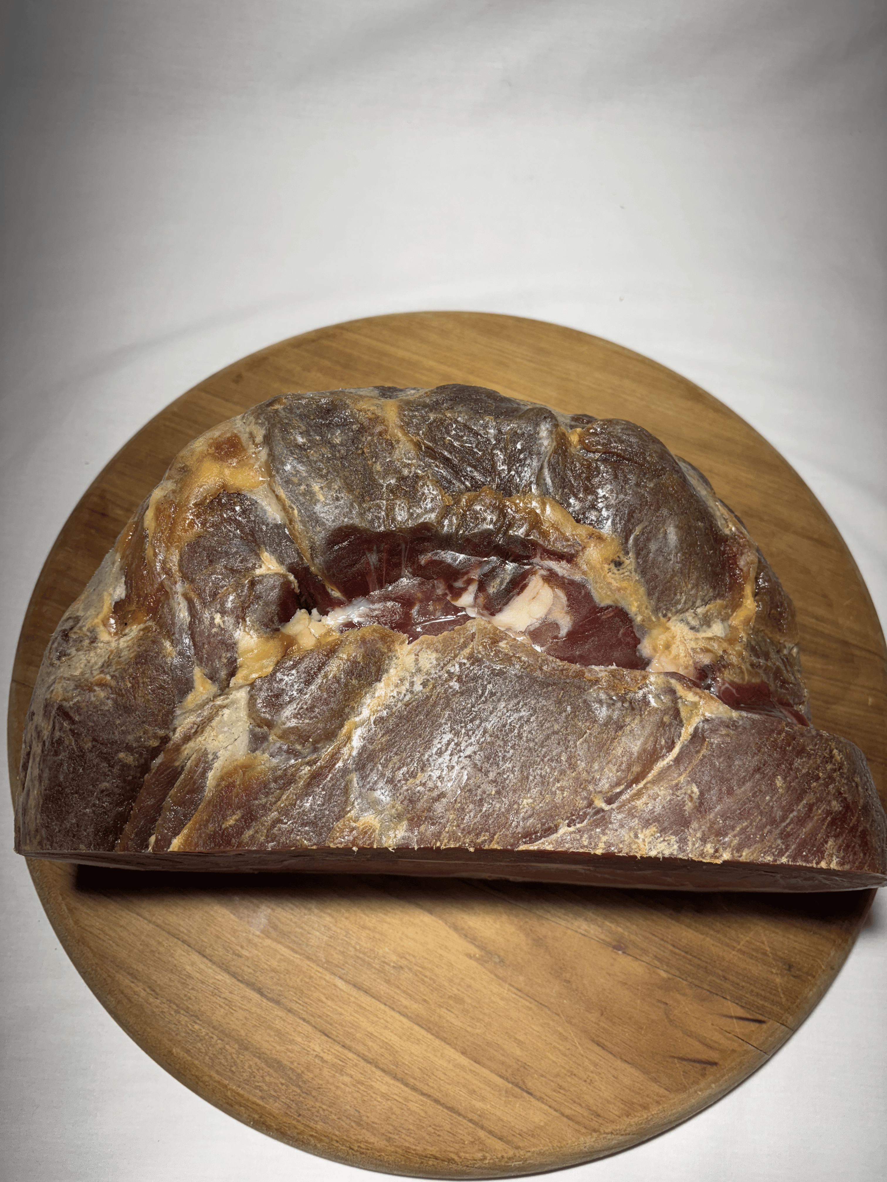 IMG_0320 1/2 jambon de Bayonne IGP – Partie haute (affiné 14 mois)