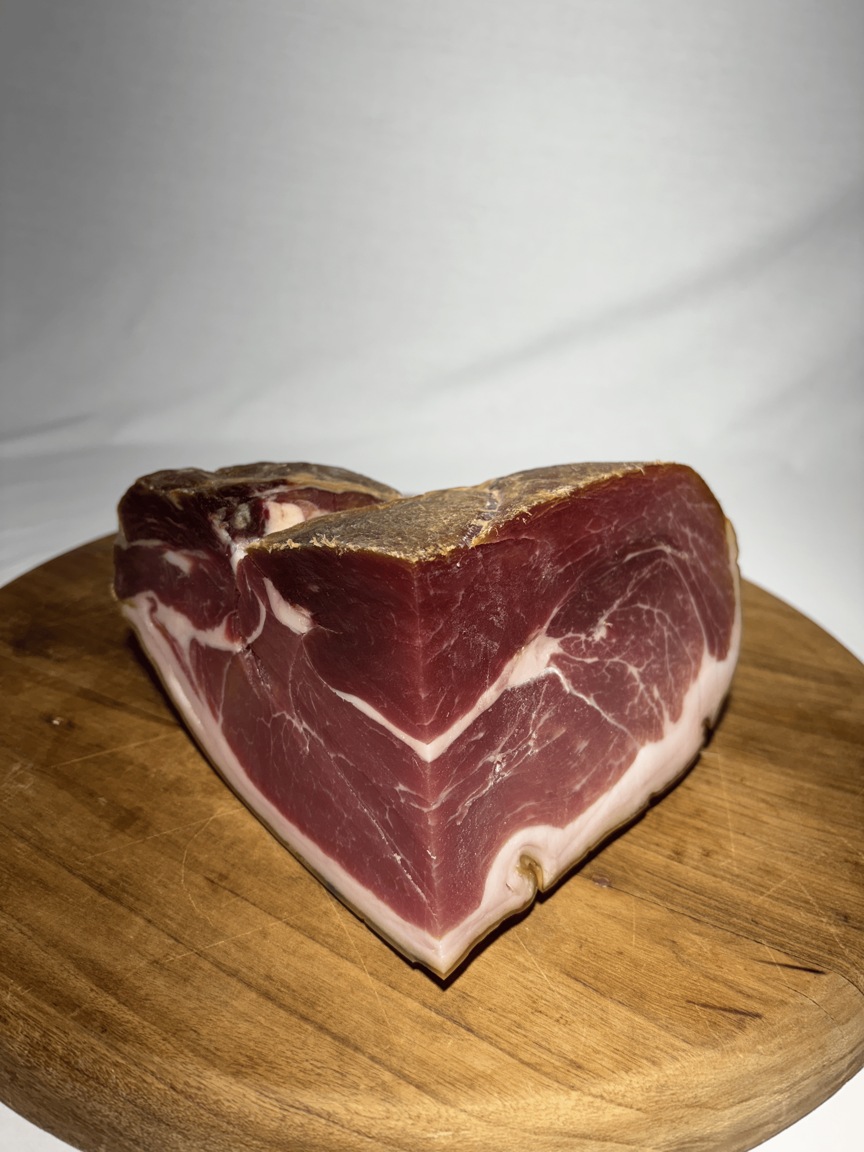 jambon2 1/4 de jambon de Bayonne IGP – Partie haute (affiné 14 mois)